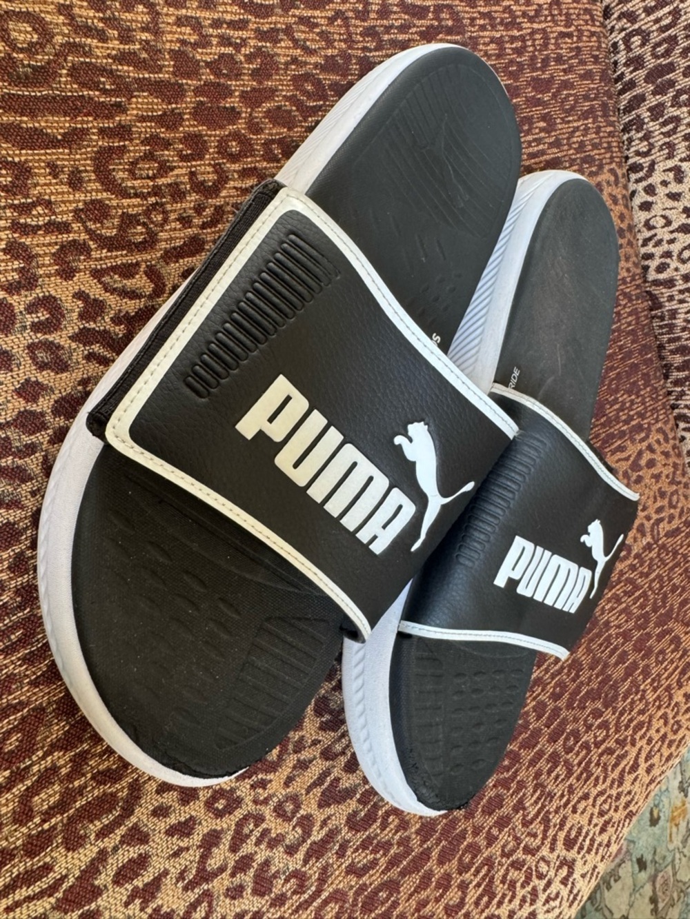 EUC Mens Puma Black & White Logo Slides Sandals Size 12